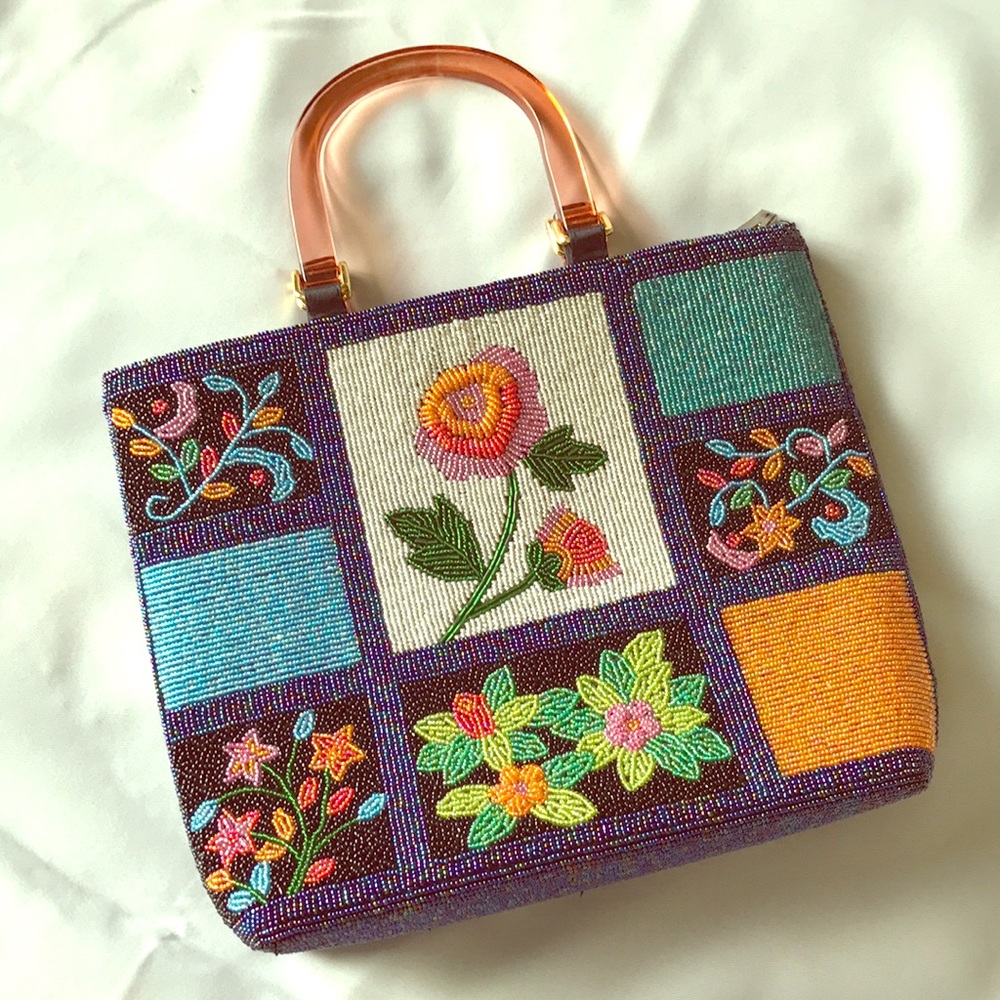 Beaded hand bag